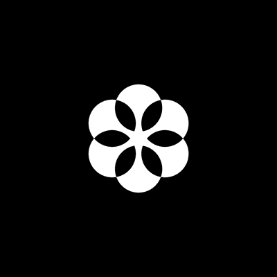 Geometric Overlapping Circle Flower