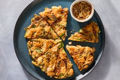 Korean Scallion Pancake (Pajeon) with Dipping Sauce